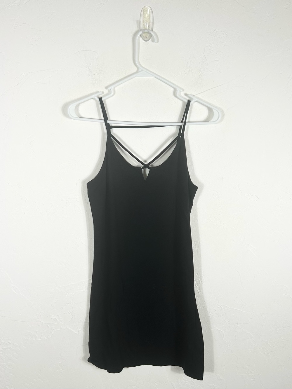 Zenana Outfitters Black Criss Cross Strappy Cami Tank Top Caged Neck Size L